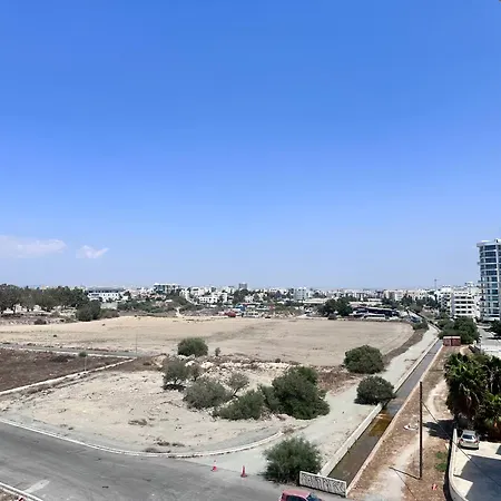Near Makenzie 51 Appartamento Larnaca