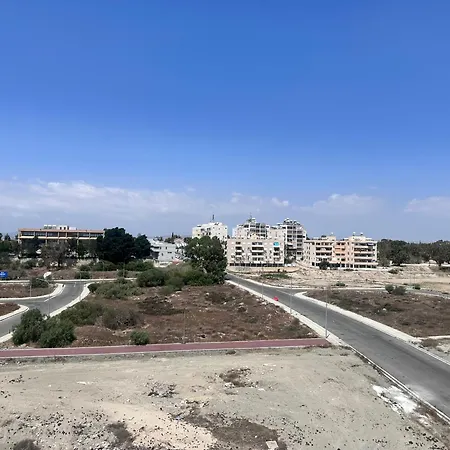 Near Makenzie 51 Appartamento Larnaca