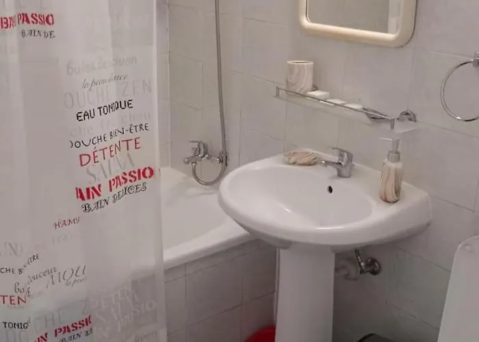 Near Makenzie 51 Appartamento Larnaca